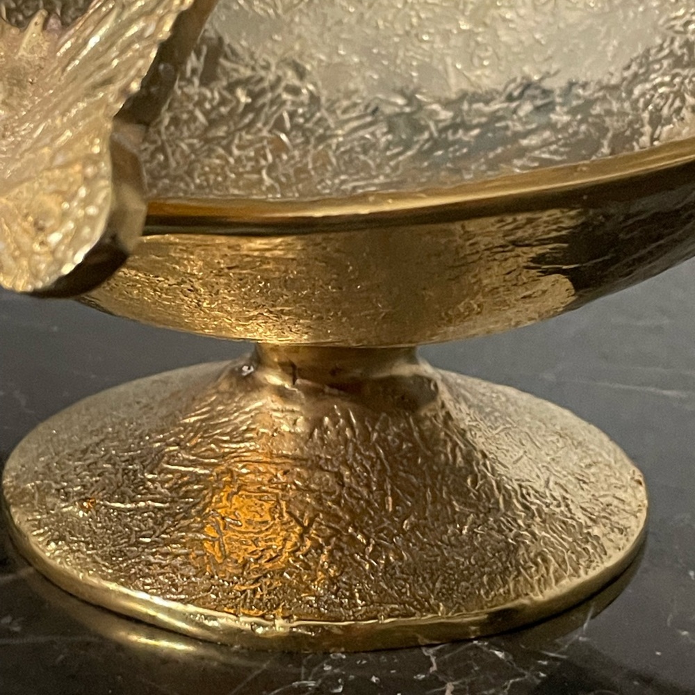 ๐HP๐ Beautiful asymmetrical metal pedestal bowl with butterfly. - Picture 7 of 10